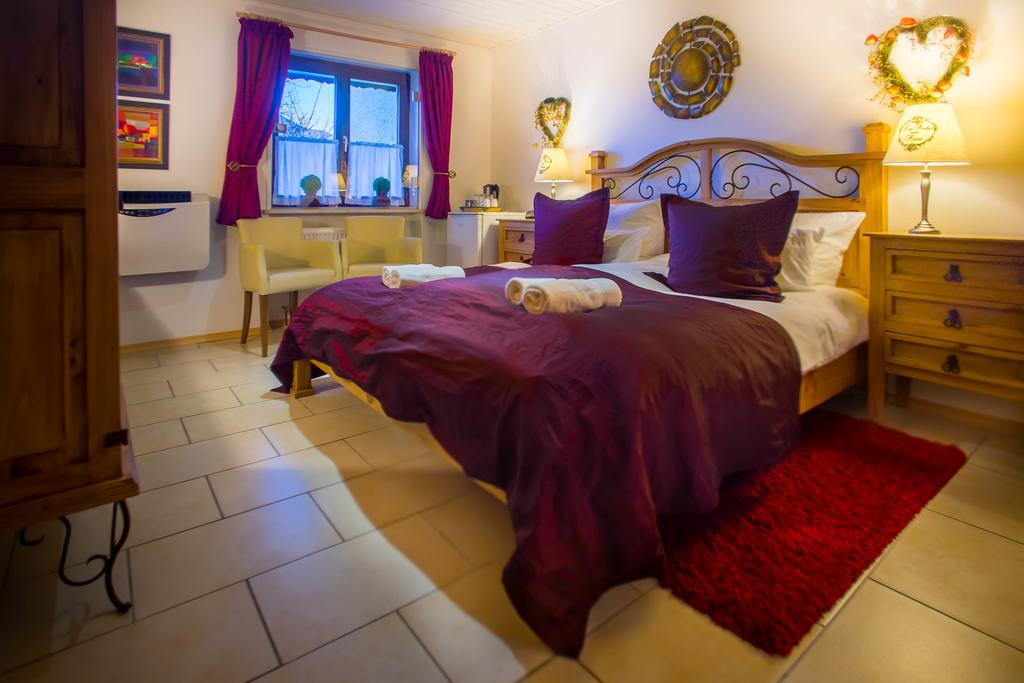 רוהפולדינג Hotel Garni Zeranka מראה חיצוני תמונה